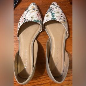 Chinese Laundry Floral Cream Flats